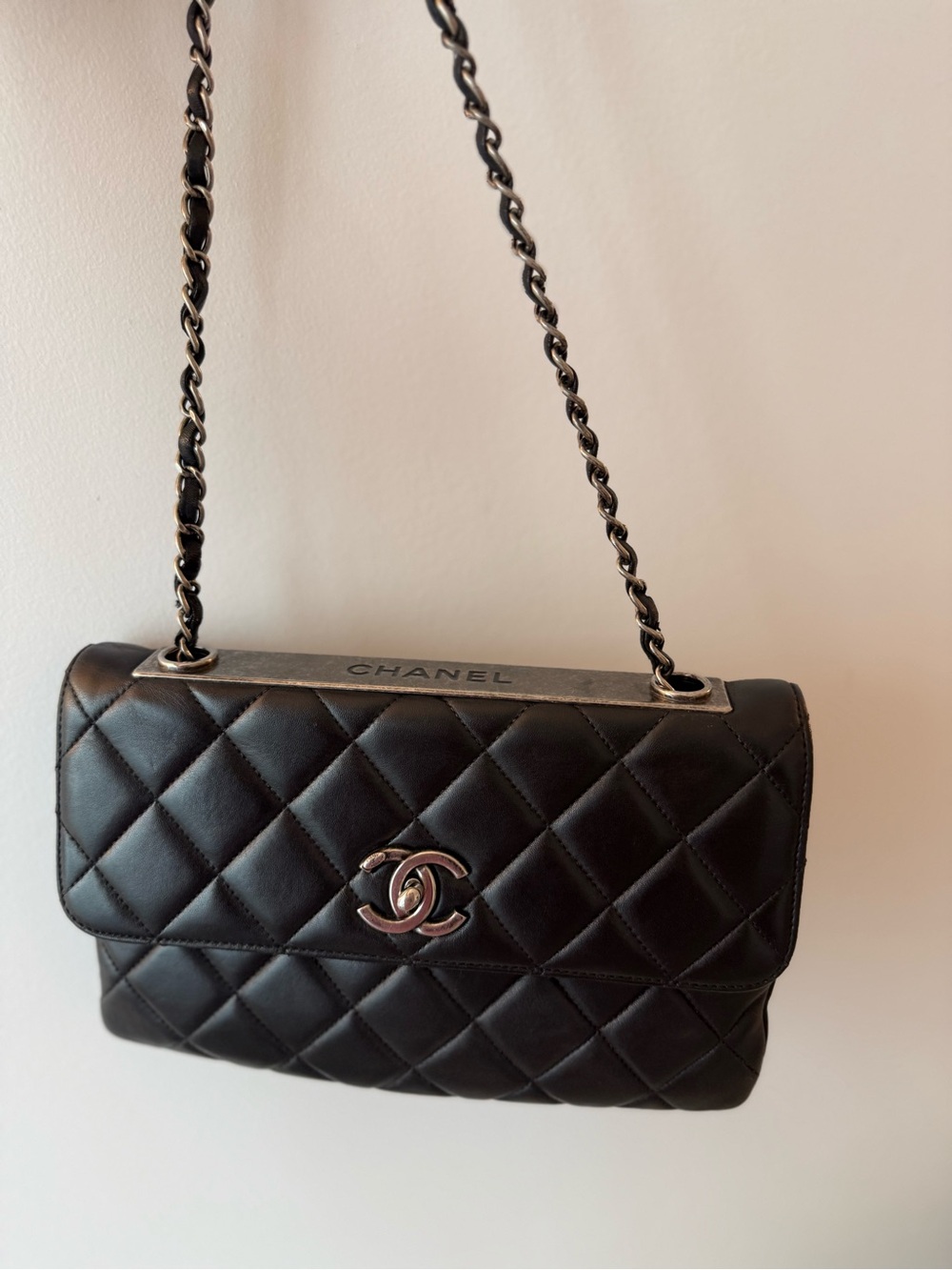 Chanel Trendy CC Shoulder Flap Bag in Black - Picture 10 of 15